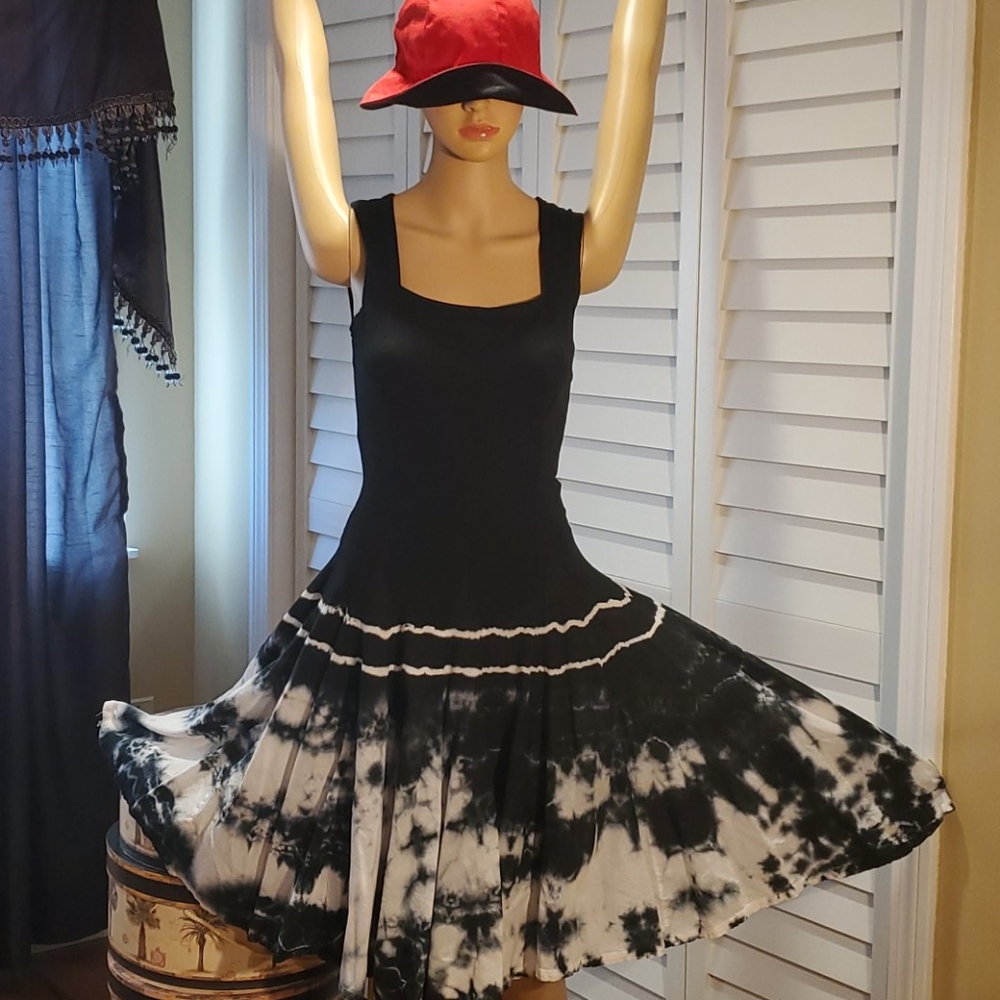 ❤️HP 08/02. Marilyn Monroe style flare dress